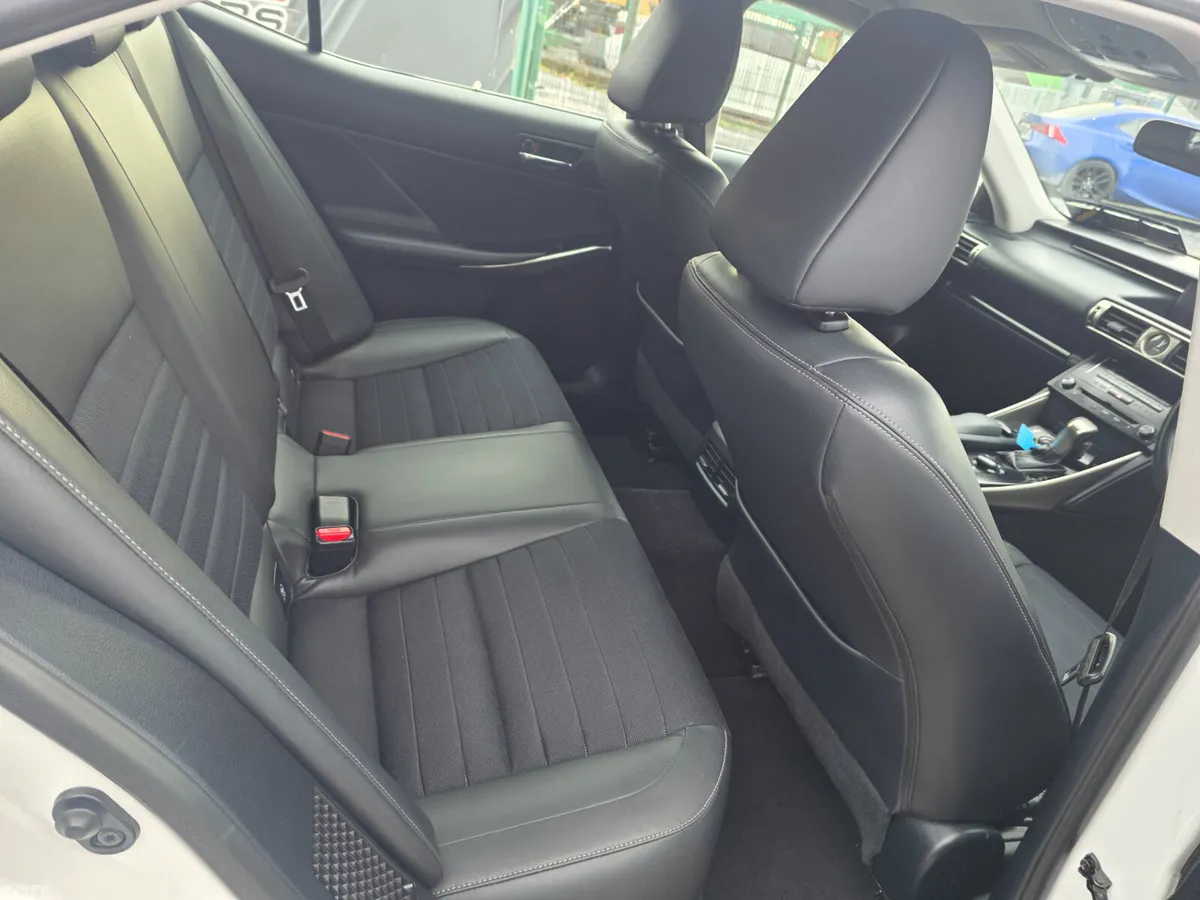 Lexus IS Saloon, Petrol Hybrid, 2013, White