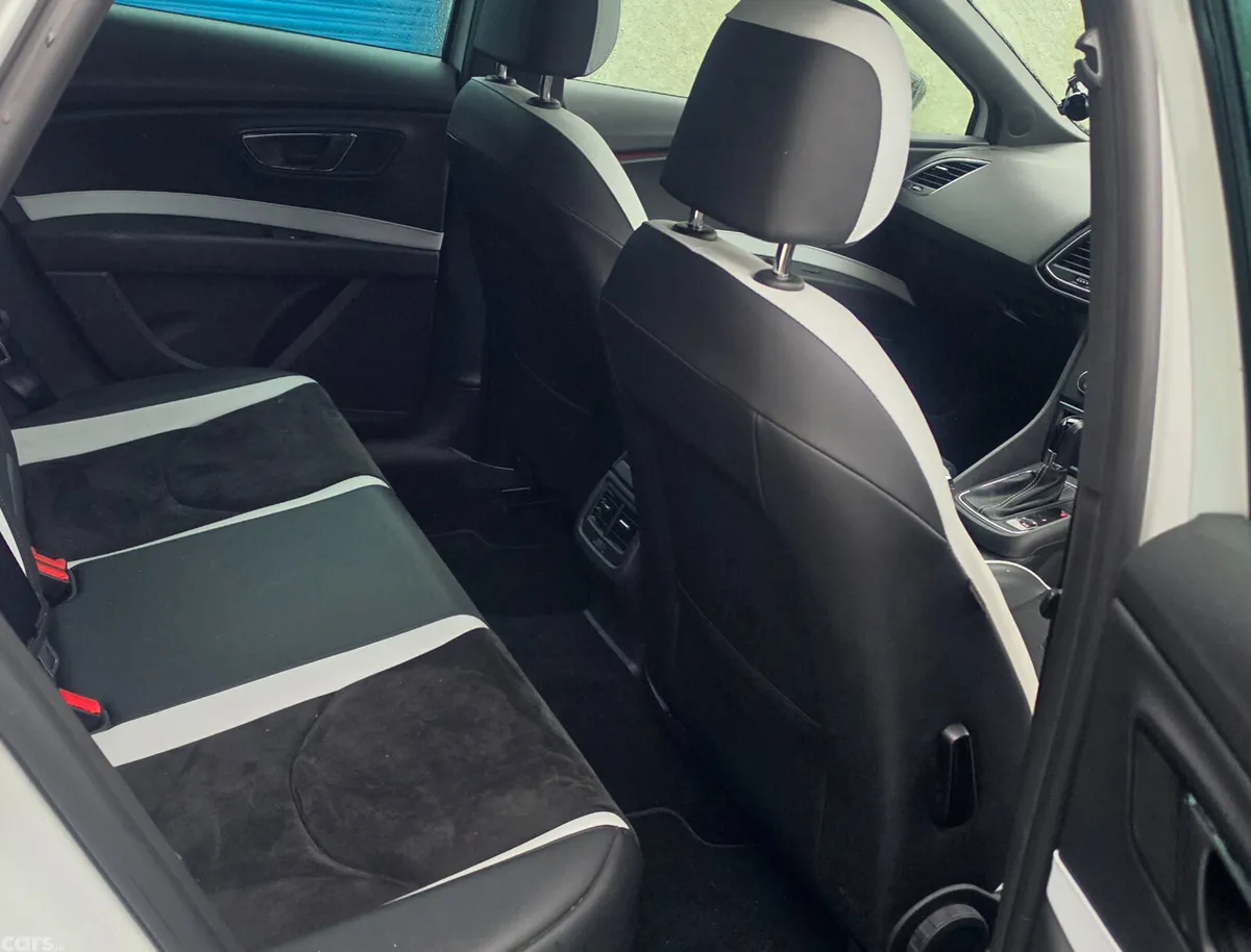 SEAT Leon Hatchback, Petrol, 2017, White