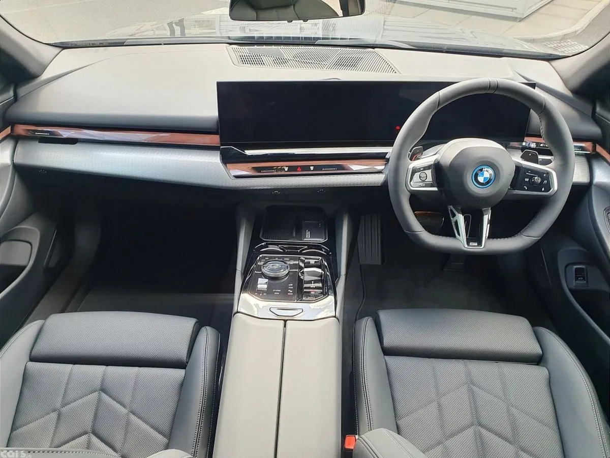 BMW 5-Series Saloon, Petrol Plug-in Hybrid, 2026, Black