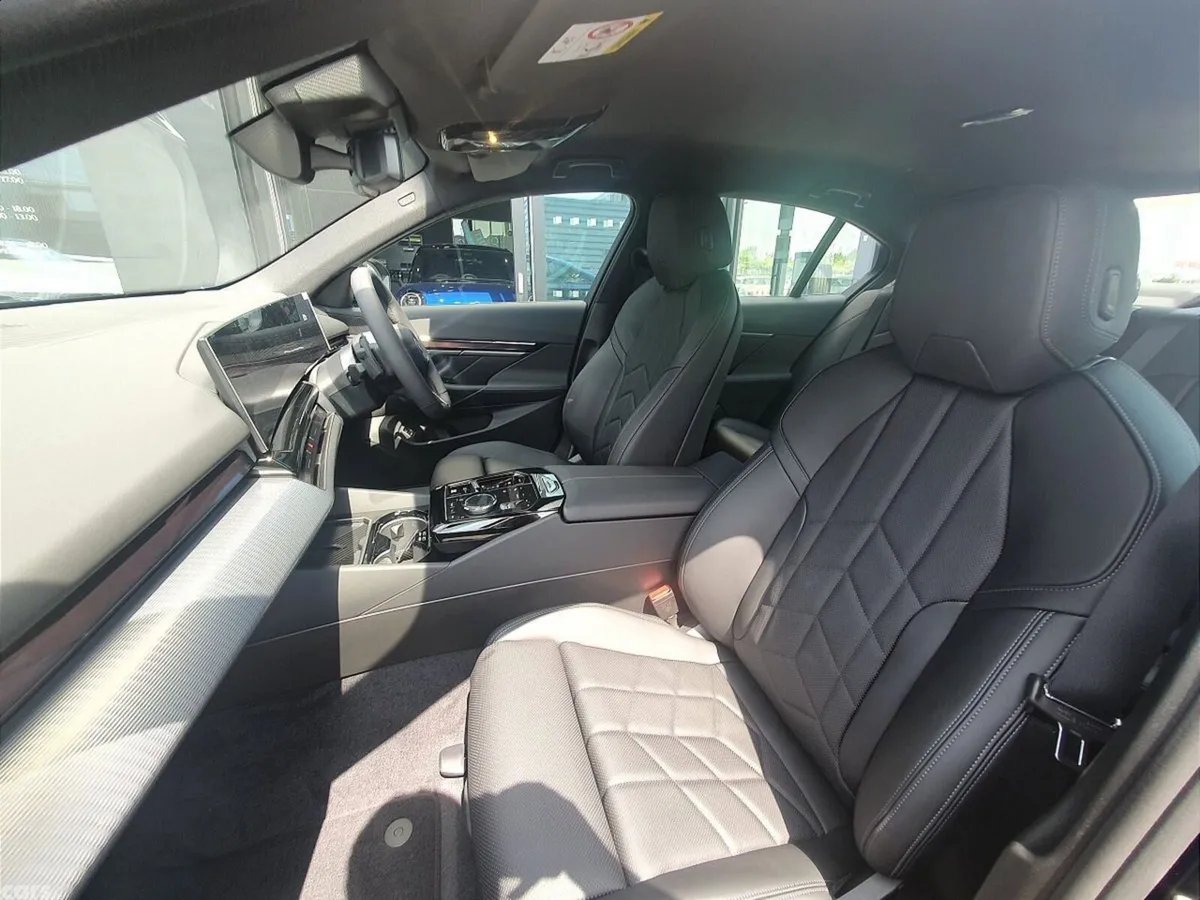 BMW 5-Series Saloon, Petrol Plug-in Hybrid, 2026, Blue