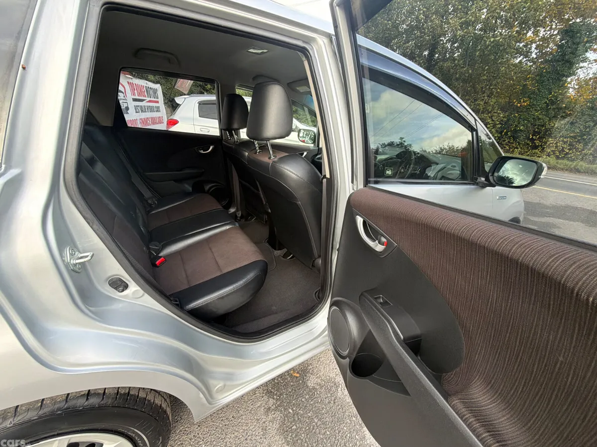 Honda Fit Hatchback, Petrol Hybrid, 2013, Silver