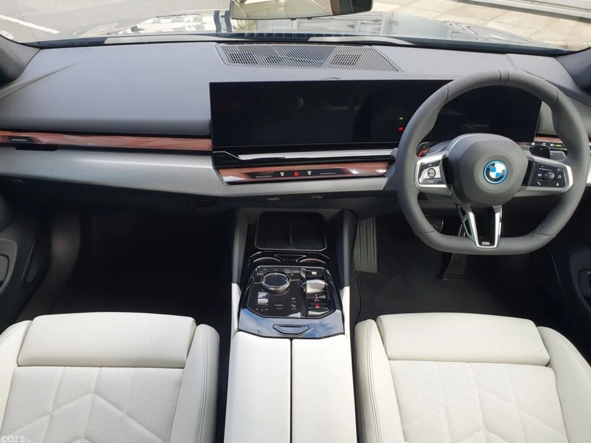 BMW 5-Series Saloon, Petrol Plug-in Hybrid, 2026, Black