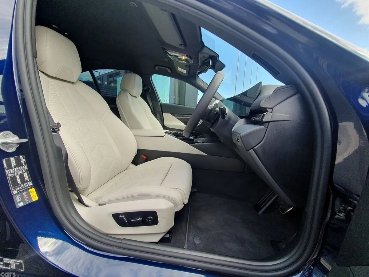 BMW 5-Series Saloon, Petrol Plug-in Hybrid, 2026, Blue
