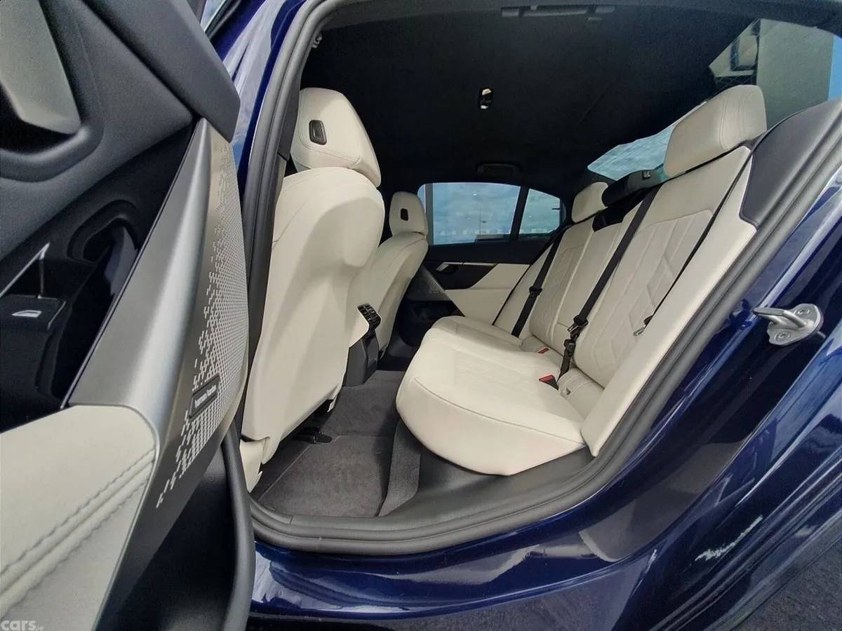 BMW 5-Series Saloon, Petrol Plug-in Hybrid, 2026, Blue