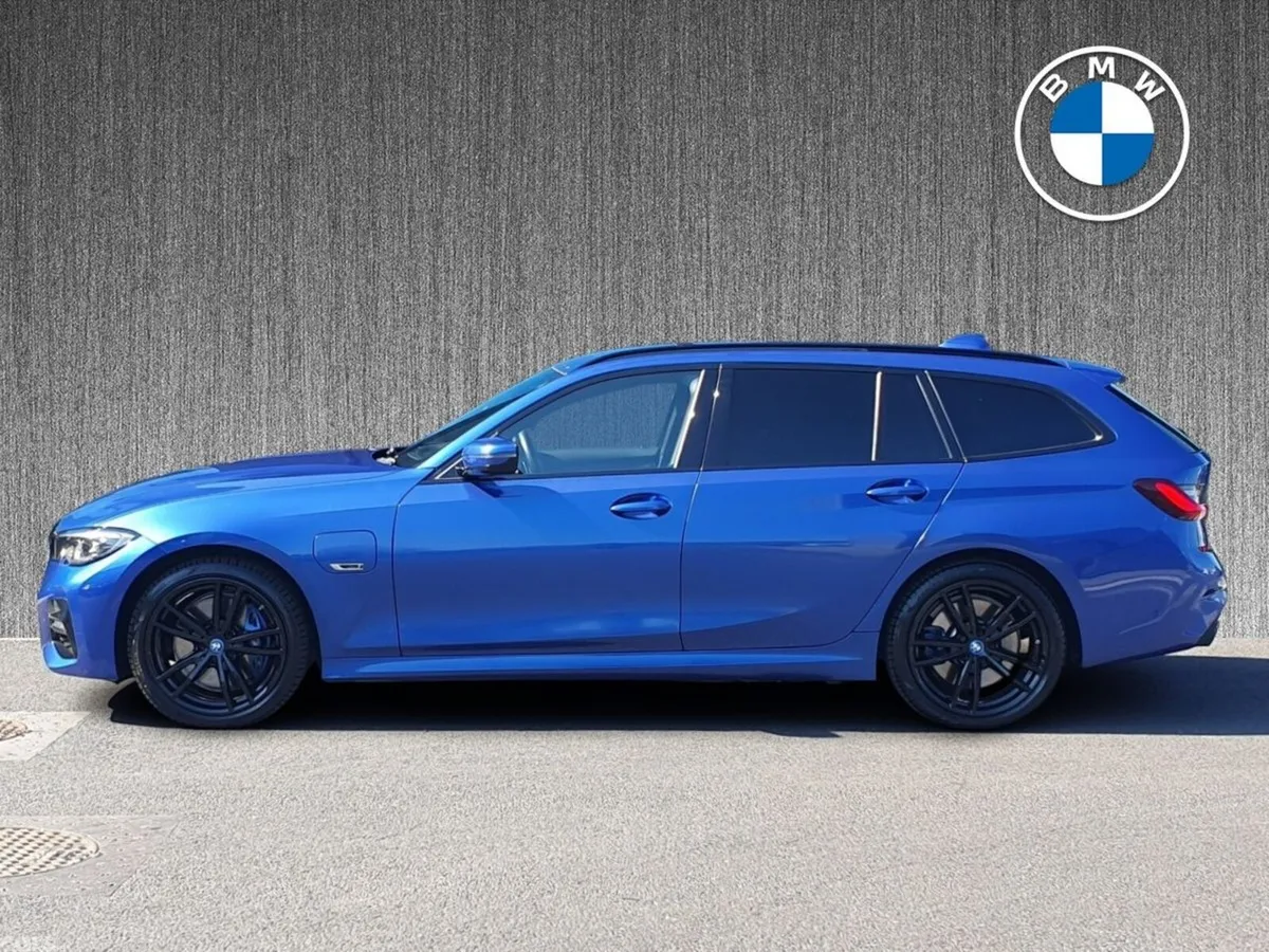 BMW 3-Series Estate, Petrol Plug-in Hybrid, 2021, Blue