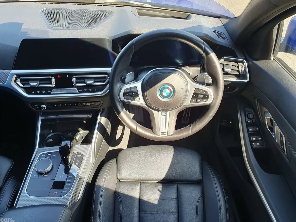 BMW 3-Series Estate, Petrol Plug-in Hybrid, 2021, Blue