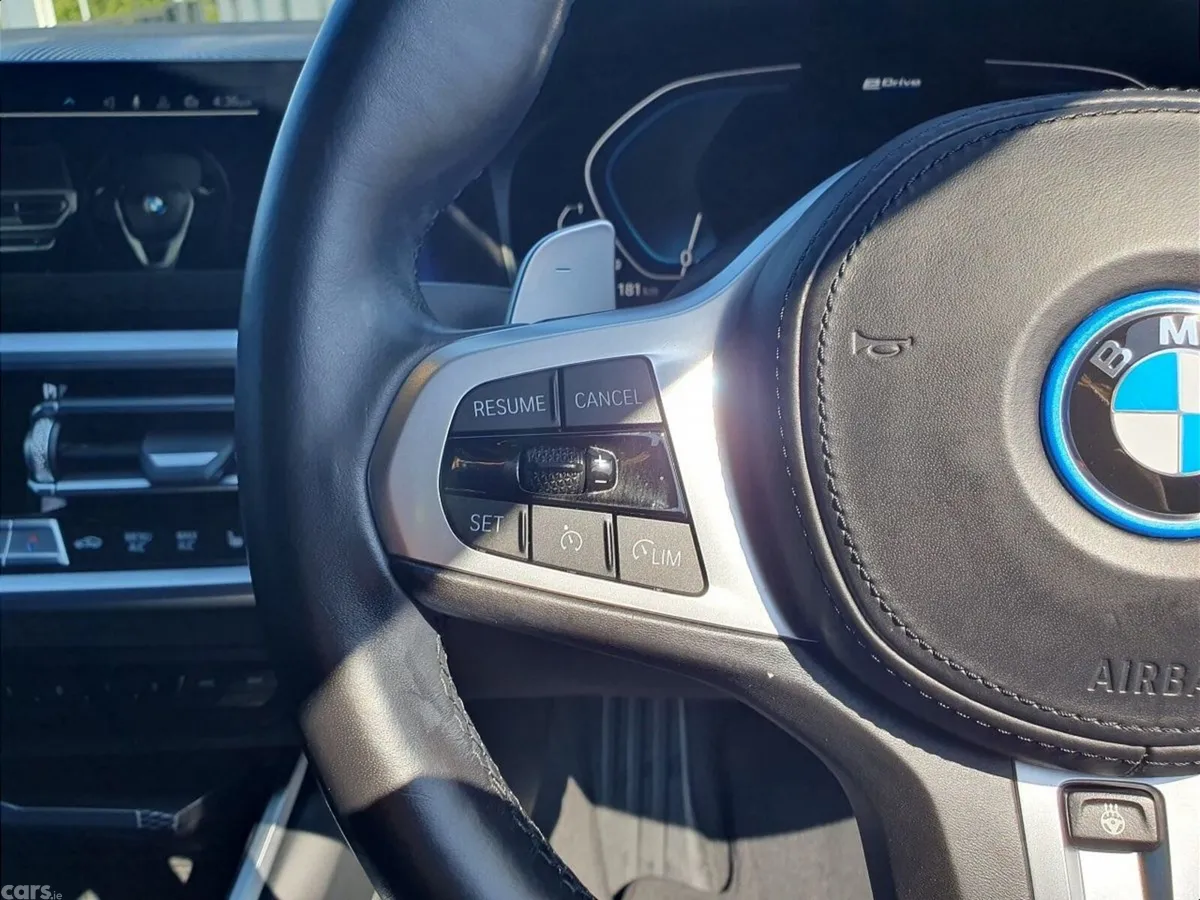 BMW 3-Series Estate, Petrol Plug-in Hybrid, 2021, Blue