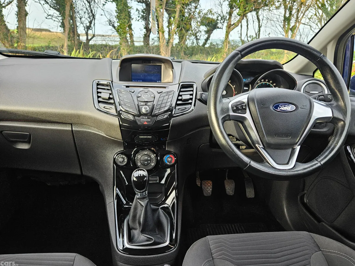 Ford Fiesta Hatchback, Petrol, 2016, Blue