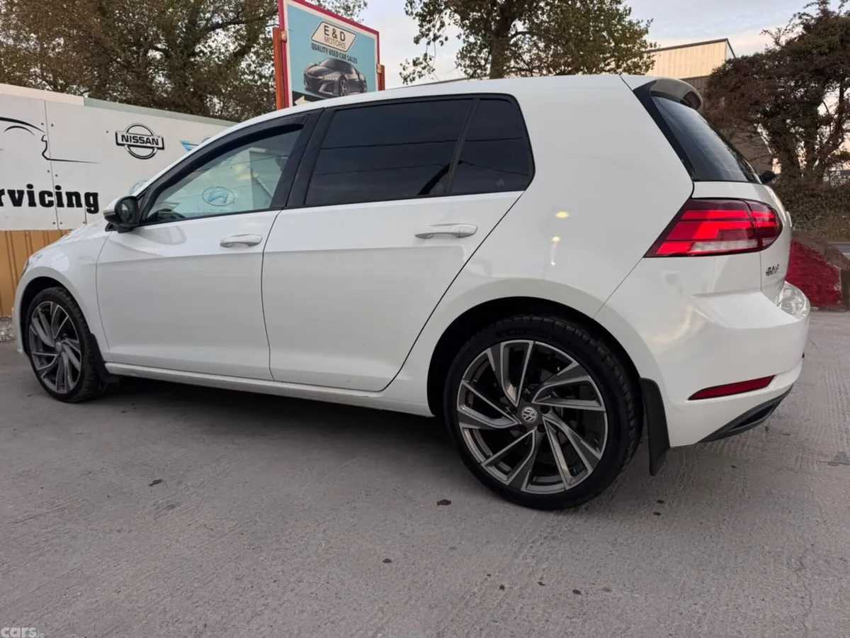 Volkswagen Golf Estate, Diesel, 2018, White