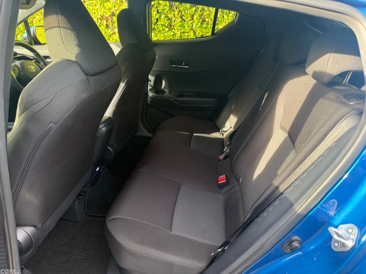 Toyota C-HR SUV, Petrol Hybrid, 2017, Blue