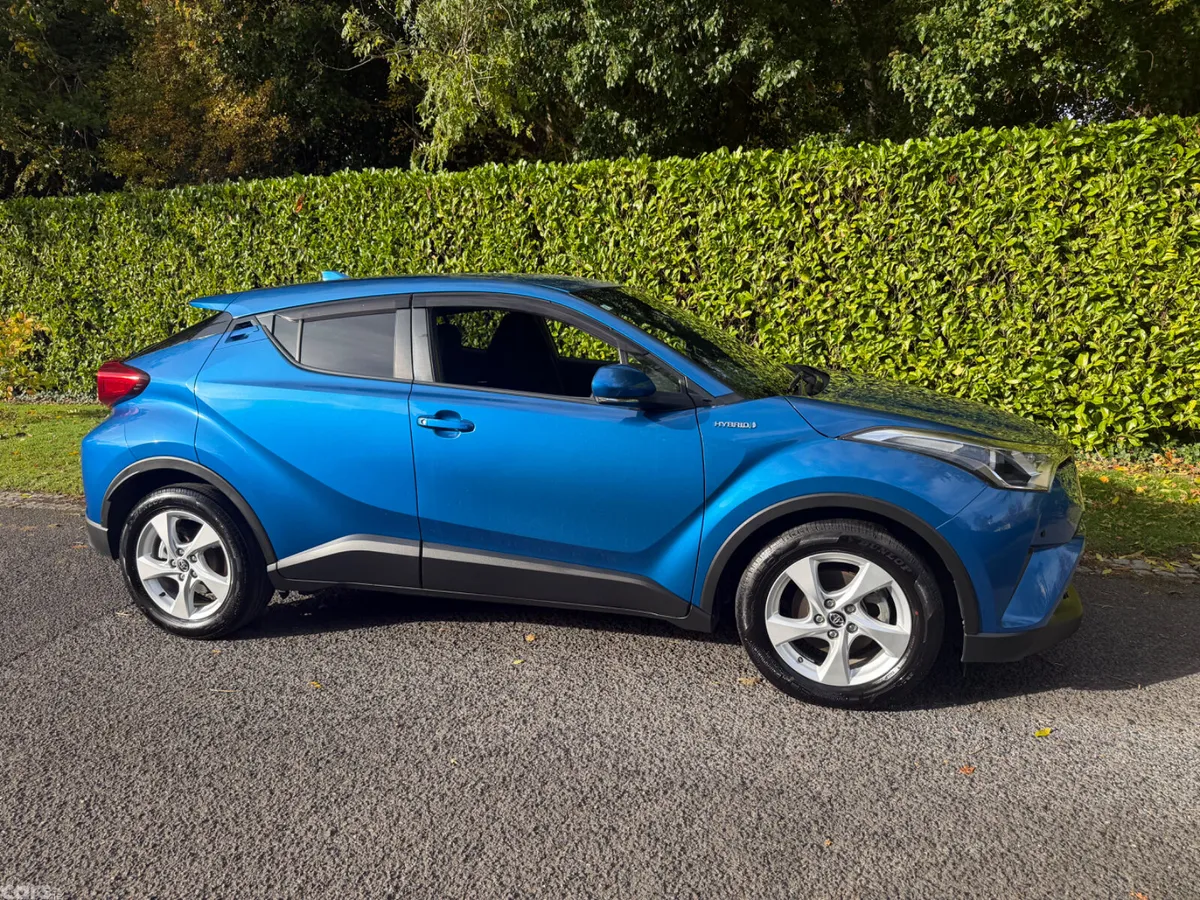 Toyota C-HR SUV, Petrol Hybrid, 2017, Blue