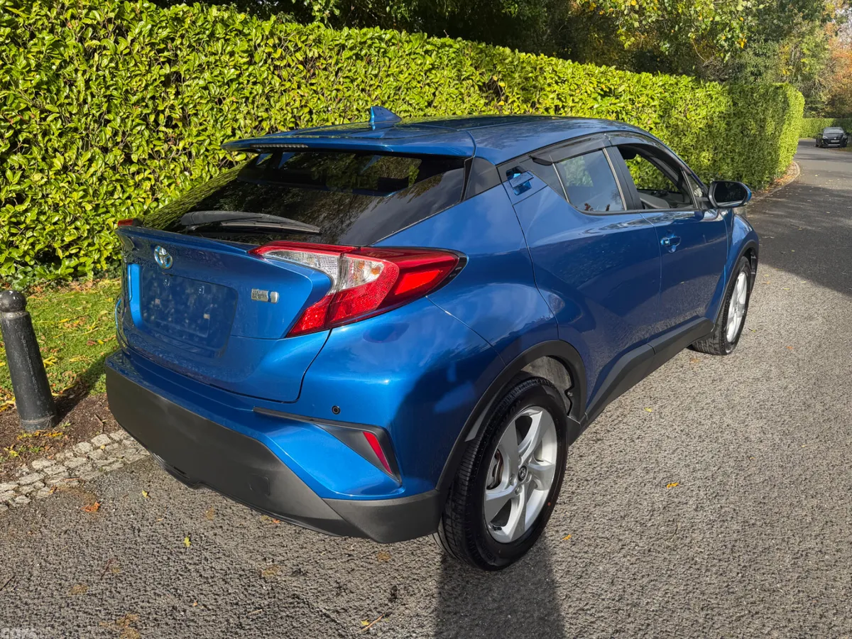 Toyota C-HR SUV, Petrol Hybrid, 2017, Blue