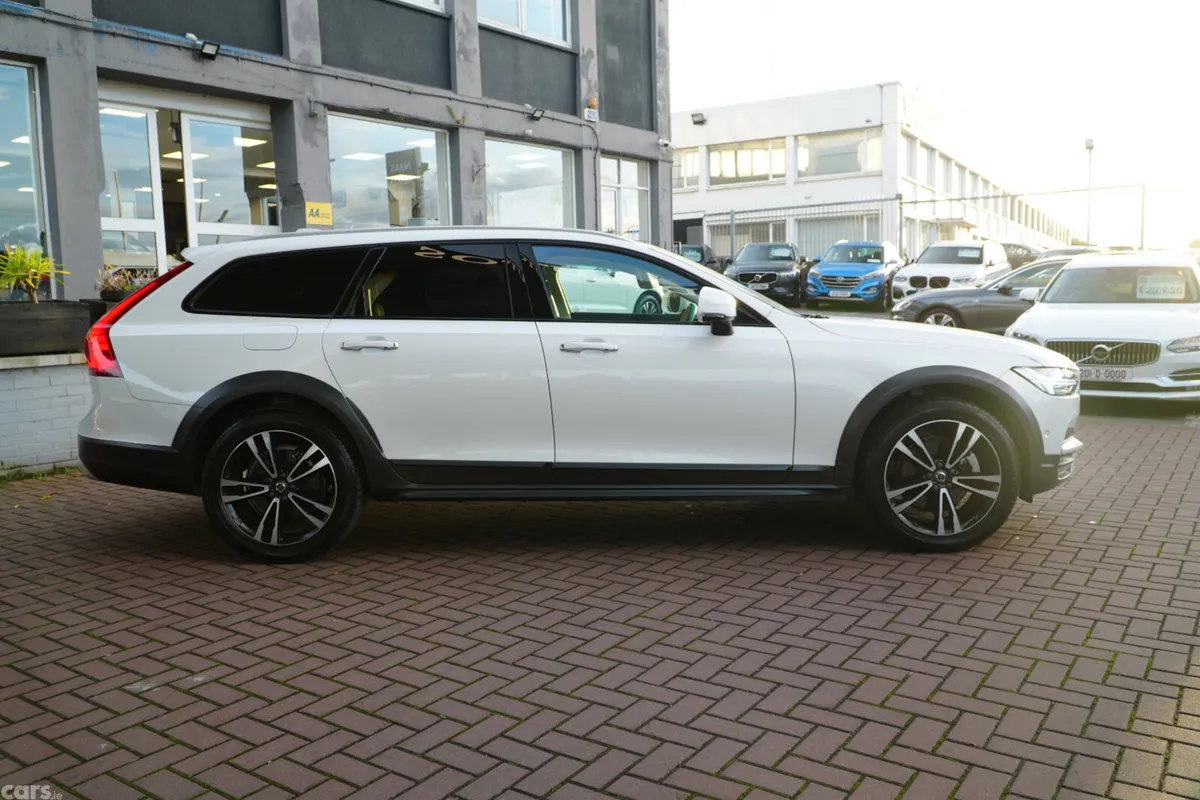 Volvo V90 Estate, Diesel, 2019, White