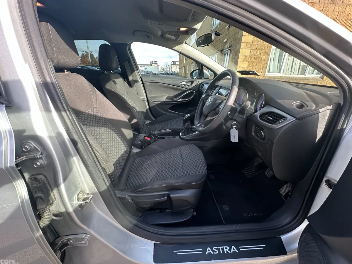 Opel Astra Hatchback, Diesel, 2017, Grey