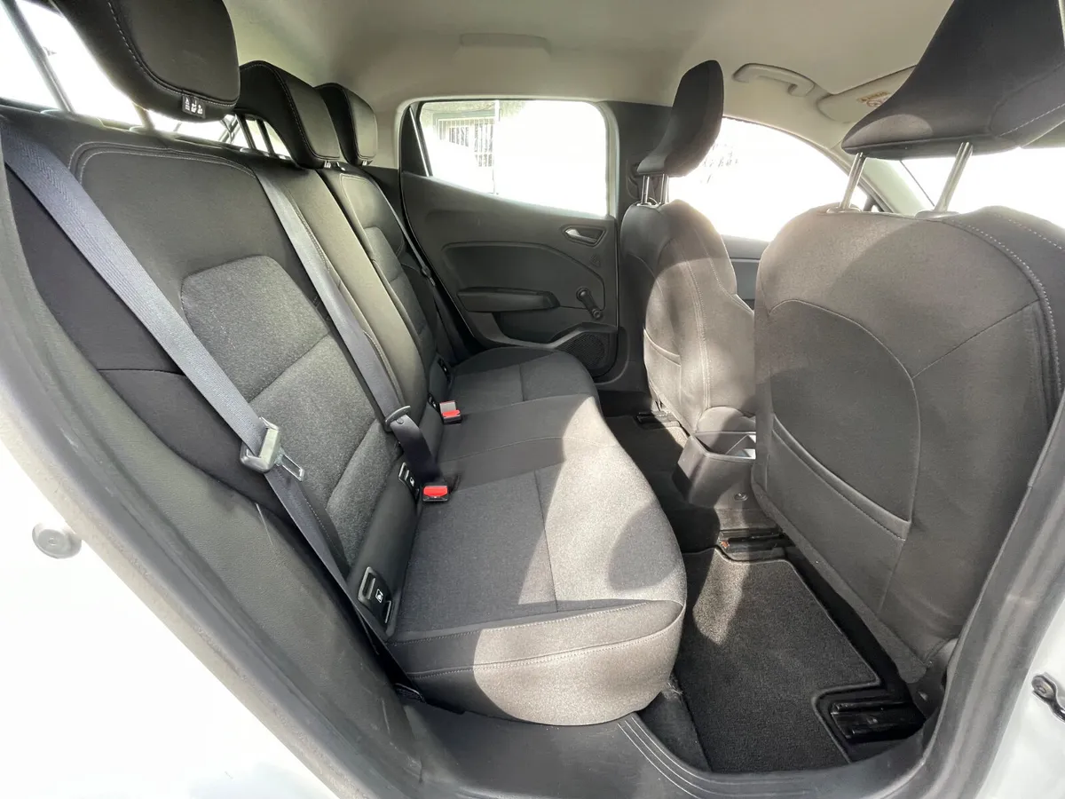 Renault Clio Hatchback, Petrol, 2022, White