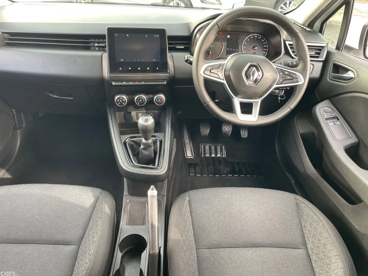 Renault Clio Hatchback, Petrol, 2022, White