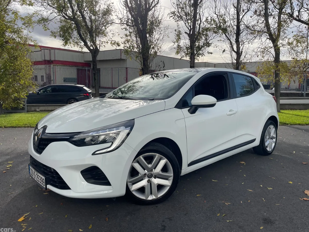 Renault Clio Hatchback, Petrol, 2022, White