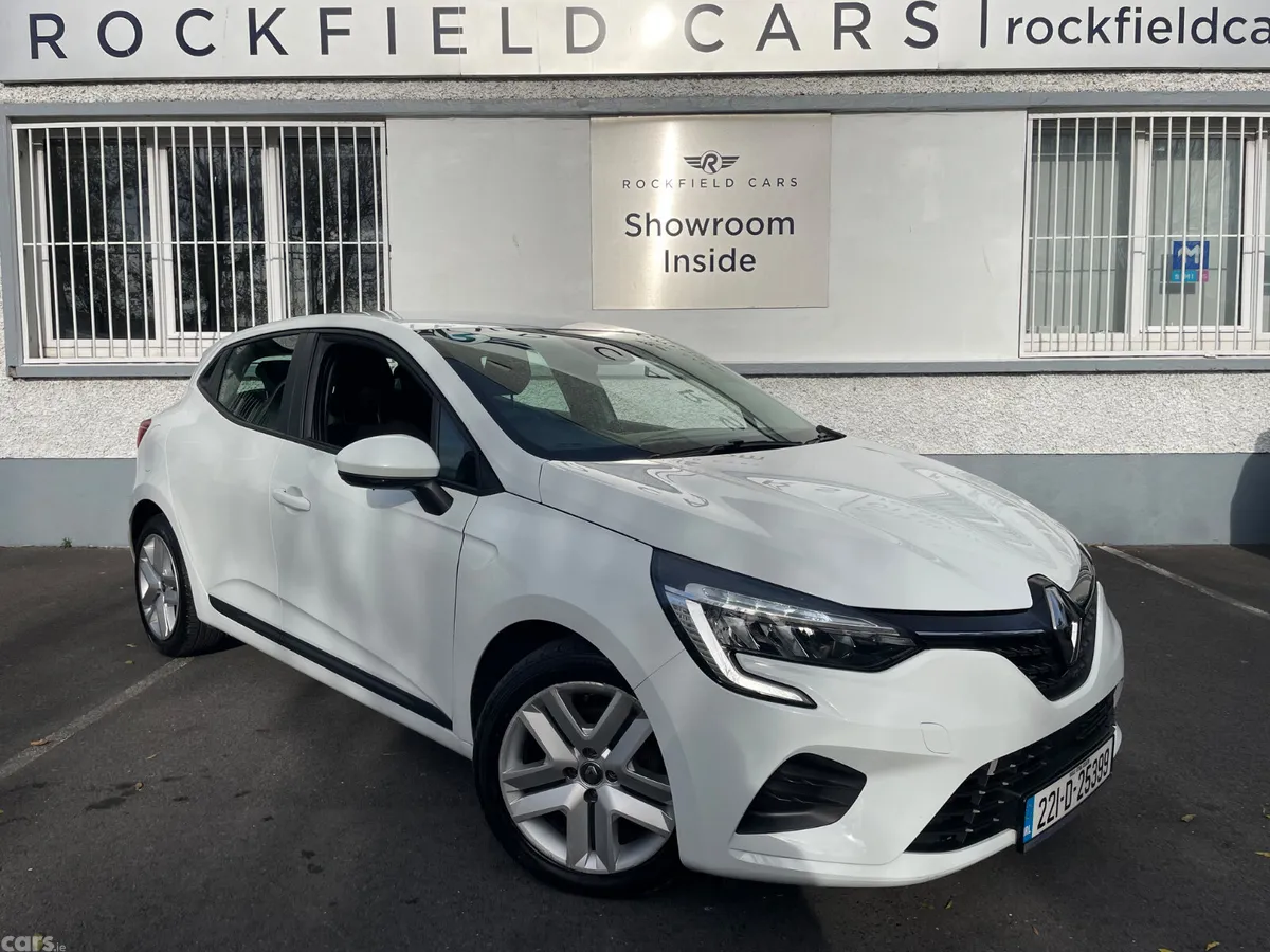 Renault Clio Hatchback, Petrol, 2022, White