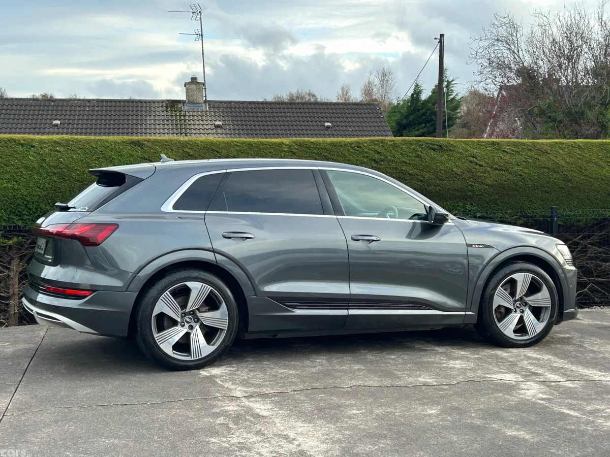 Audi e-tron SUV, Electric, 2021, Grey