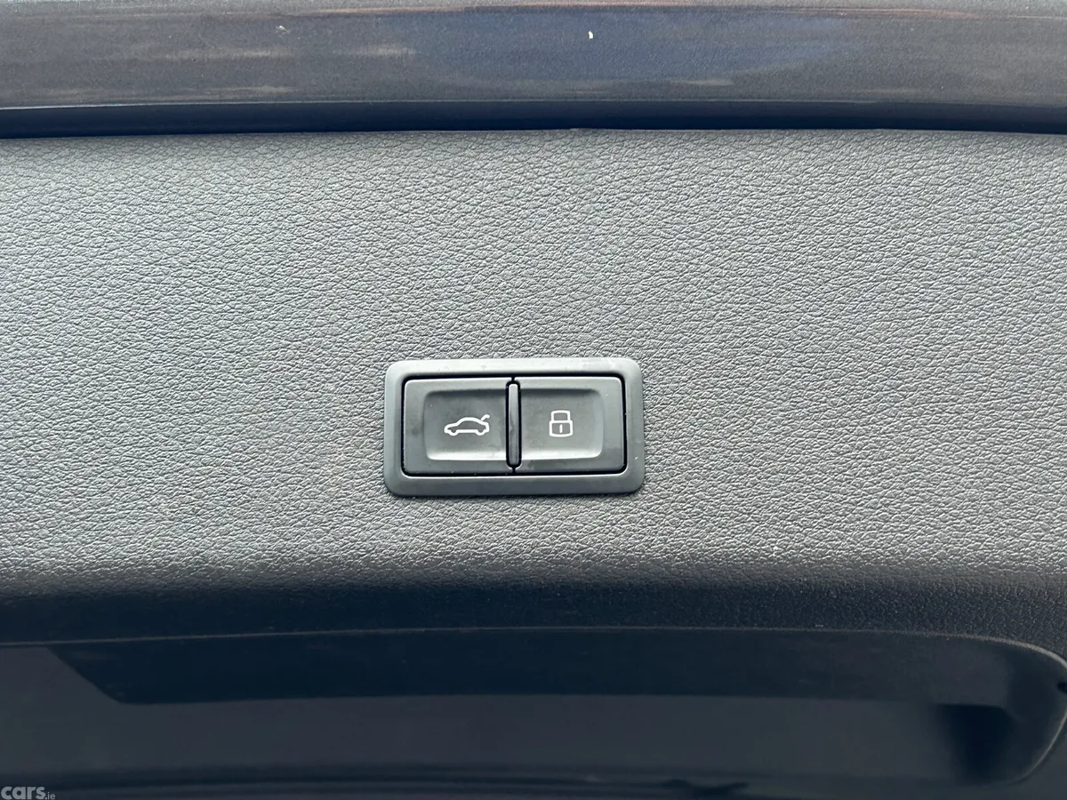 Audi e-tron SUV, Electric, 2021, Grey