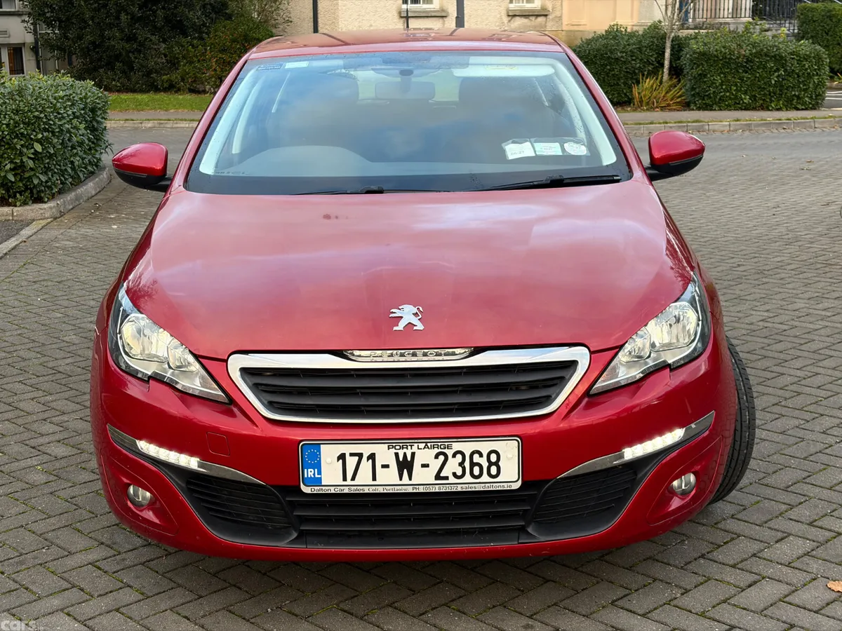Peugeot 308 Hatchback, Petrol, 2017, Red