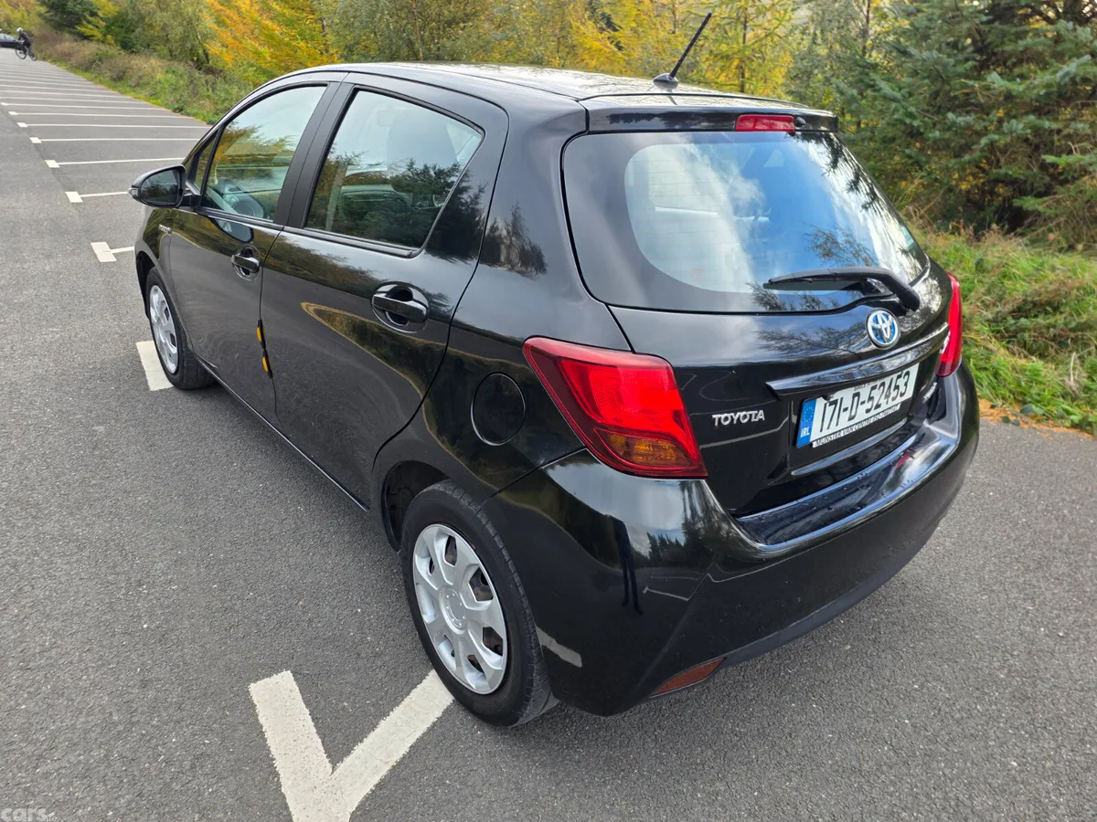 Toyota Yaris Hatchback, Petrol Hybrid, 2017, Black