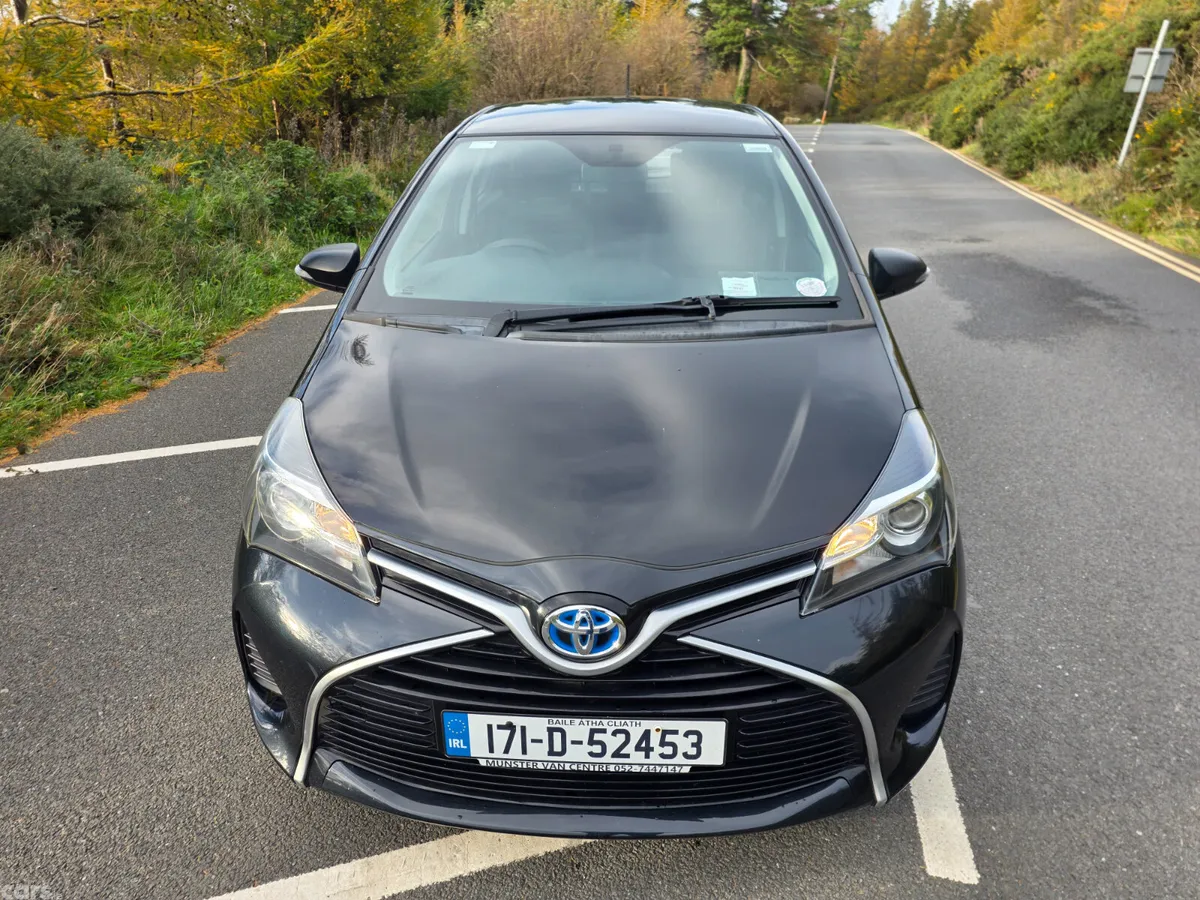 Toyota Yaris Hatchback, Petrol Hybrid, 2017, Black