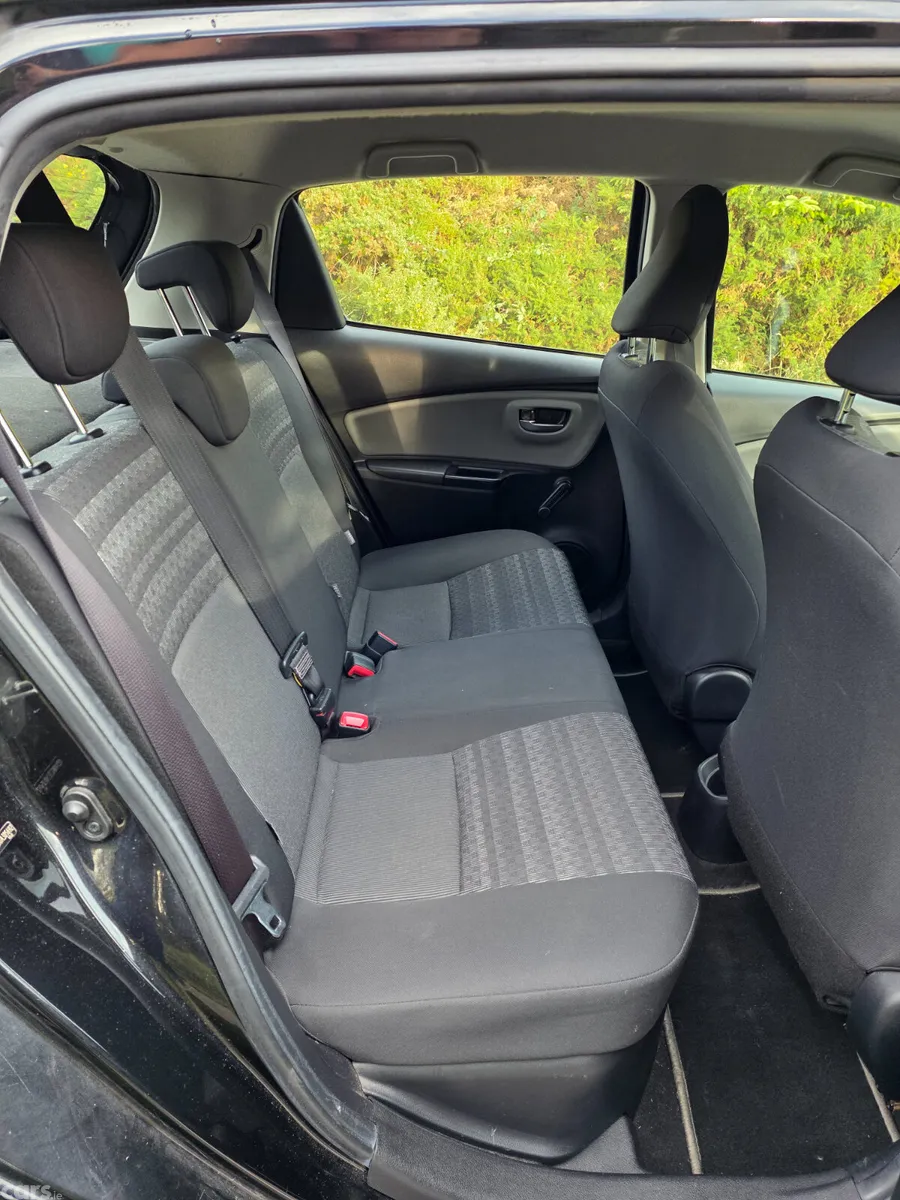 Toyota Yaris Hatchback, Petrol Hybrid, 2017, Black