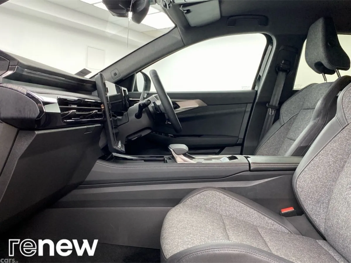 Renault Austral SUV, Petrol Hybrid, 2026, Black