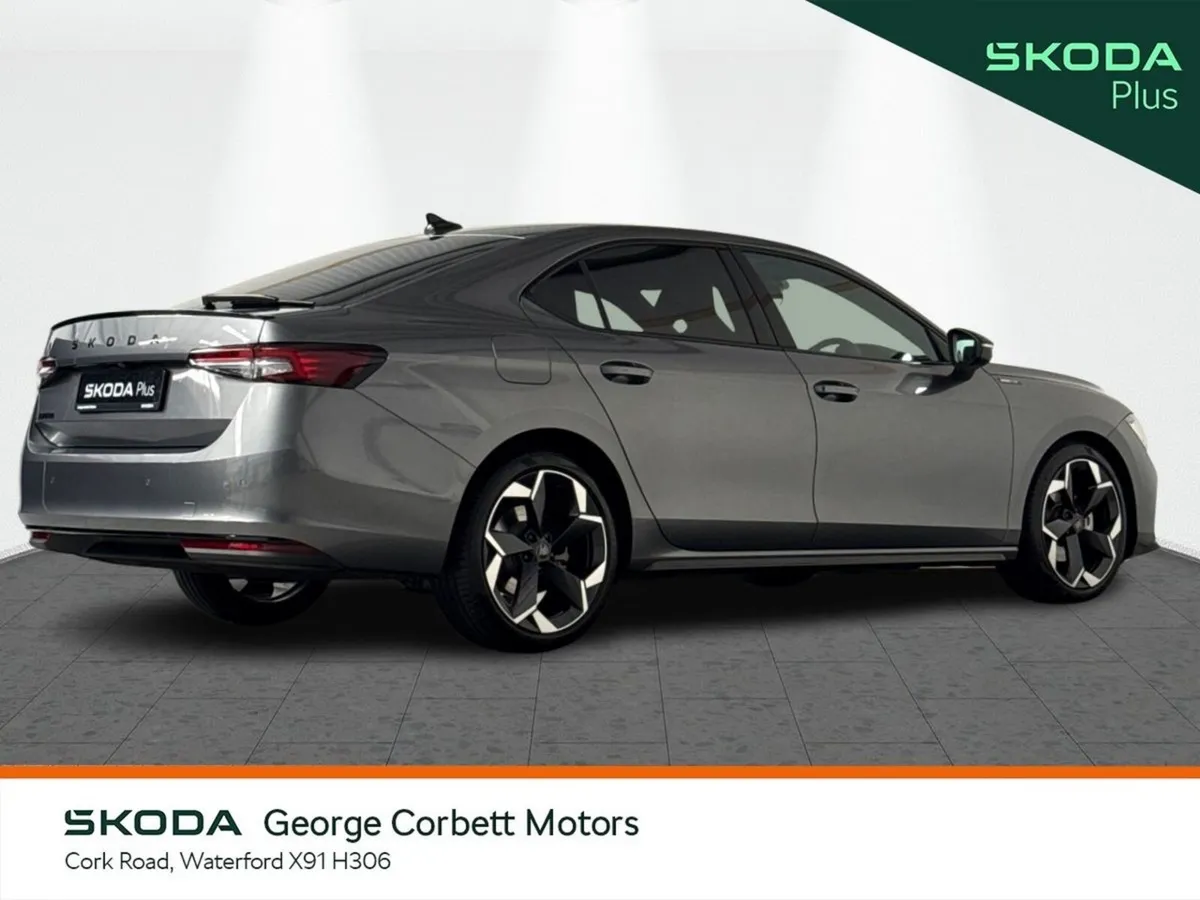 Skoda Superb Saloon, Diesel, 2026, Grey
