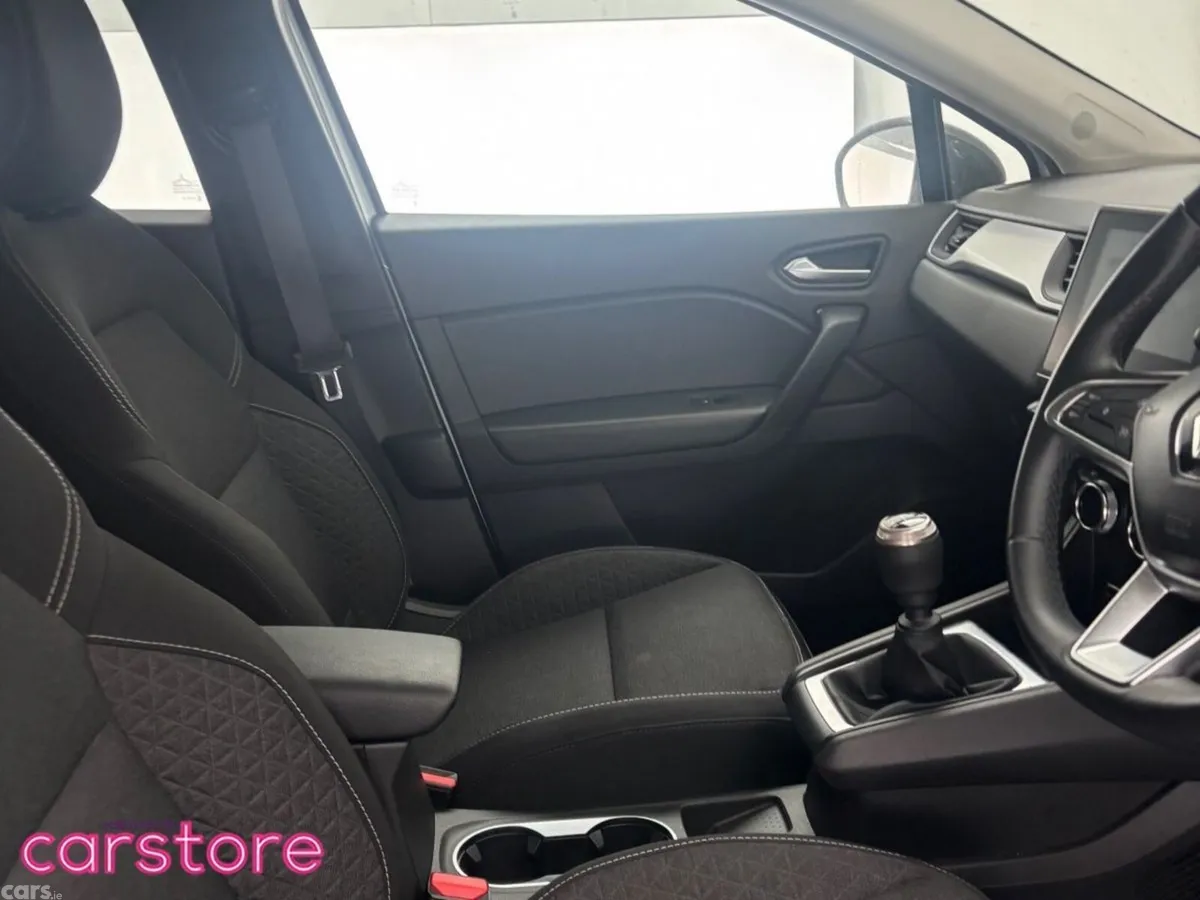 Renault Captur Hatchback, Petrol, 2024, White