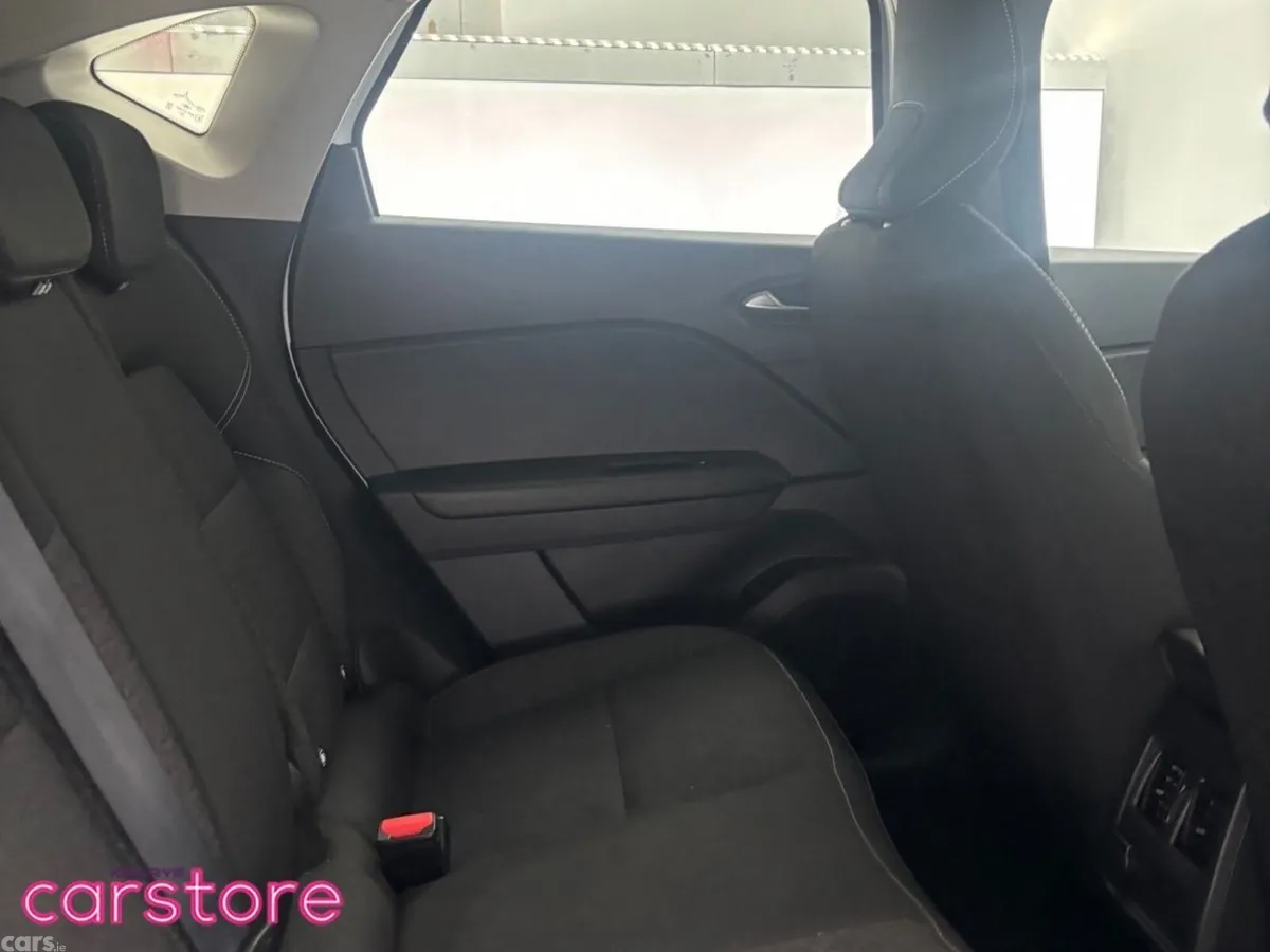 Renault Captur Hatchback, Petrol, 2024, White