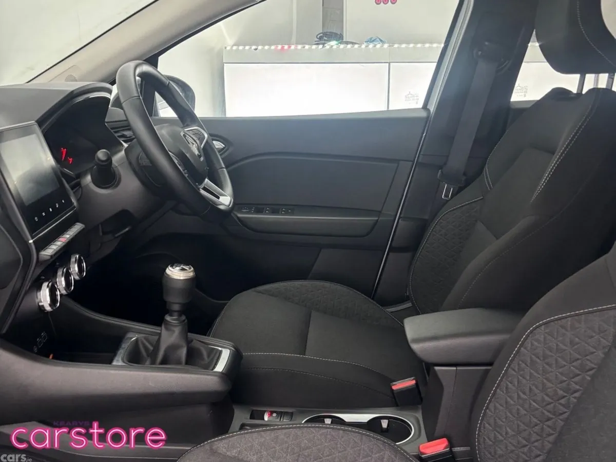 Renault Captur Hatchback, Petrol, 2024, White