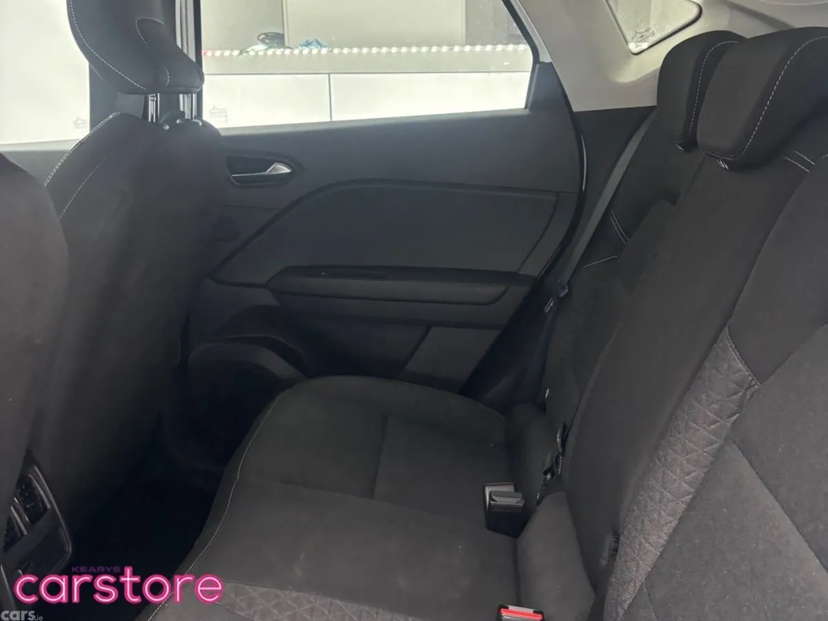 Renault Captur Hatchback, Petrol, 2024, White