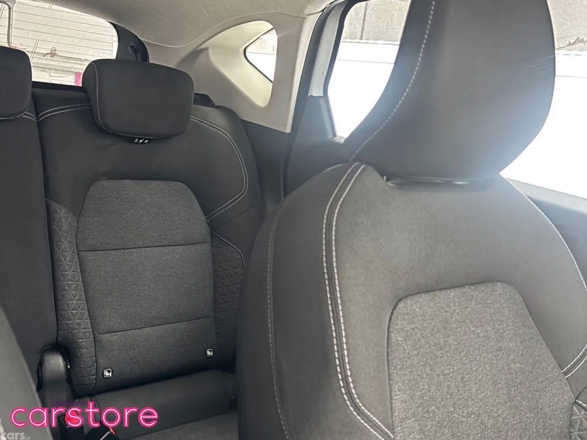Renault Captur Hatchback, Petrol, 2024, White