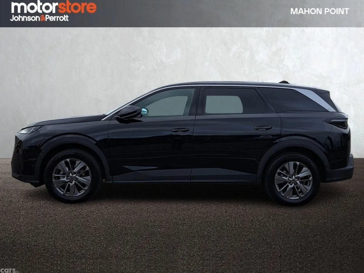 Peugeot 5008 MPV, Petrol, 2026, Black