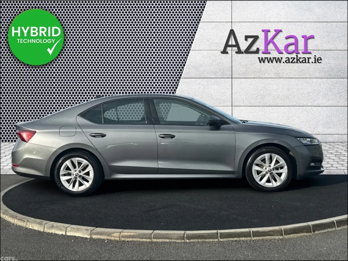 Skoda Octavia Hatchback, Petrol Hybrid, 2024, Grey