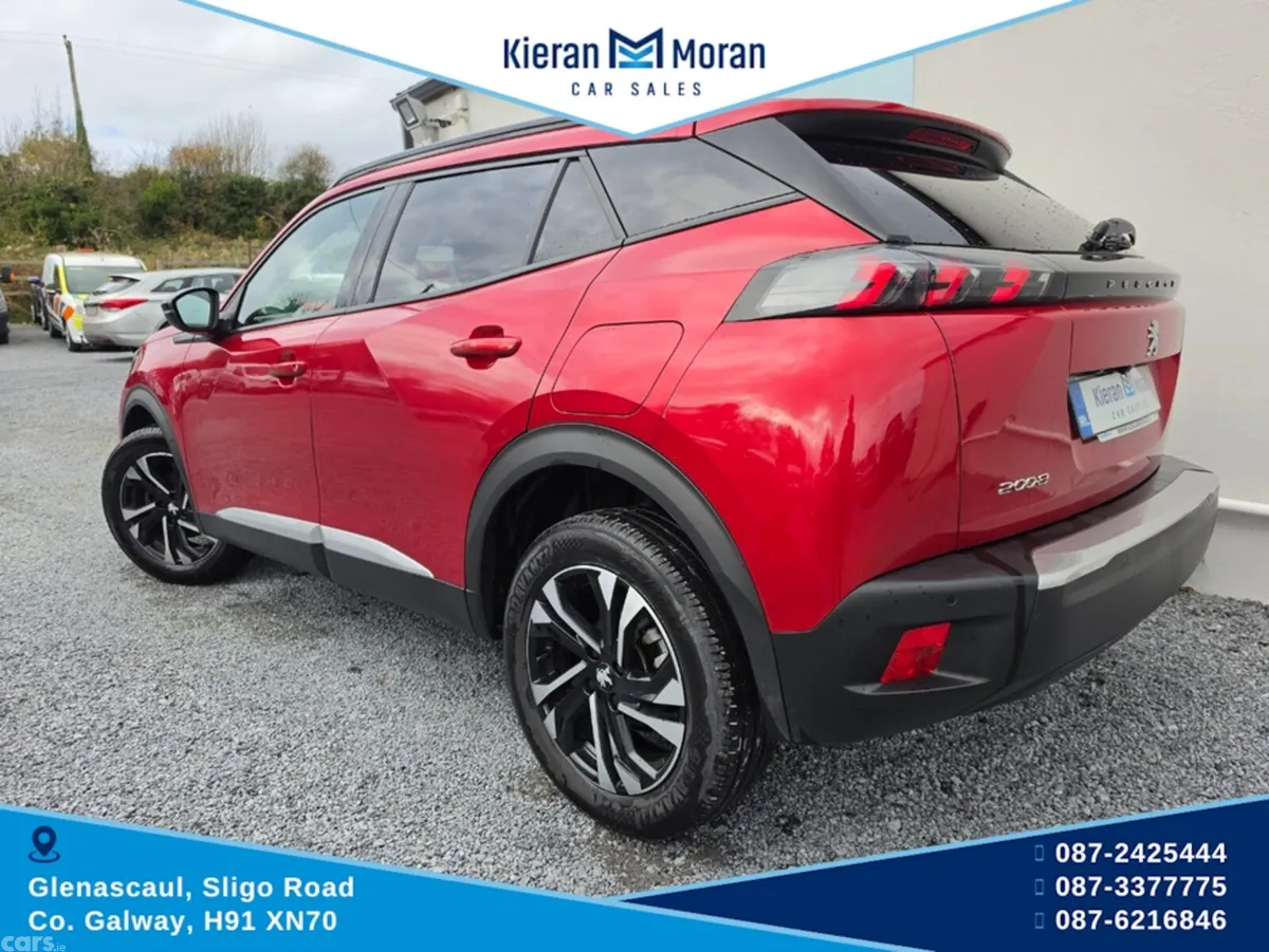 Peugeot 2008 MPV, Petrol, 2023, Red