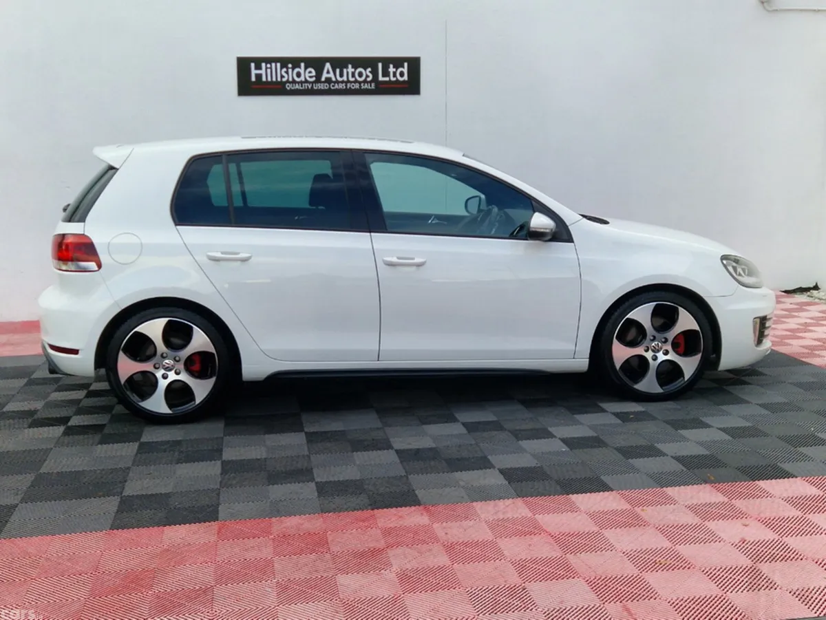 Volkswagen Golf Hatchback, Petrol, 2012, White