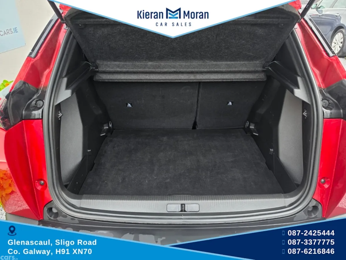 Peugeot 2008 MPV, Petrol, 2023, Red
