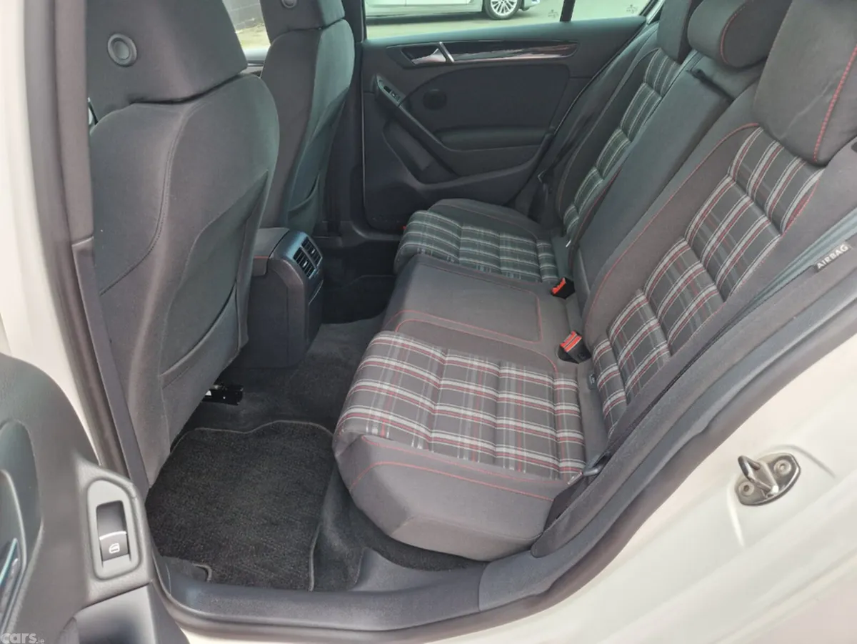 Volkswagen Golf Hatchback, Petrol, 2012, White
