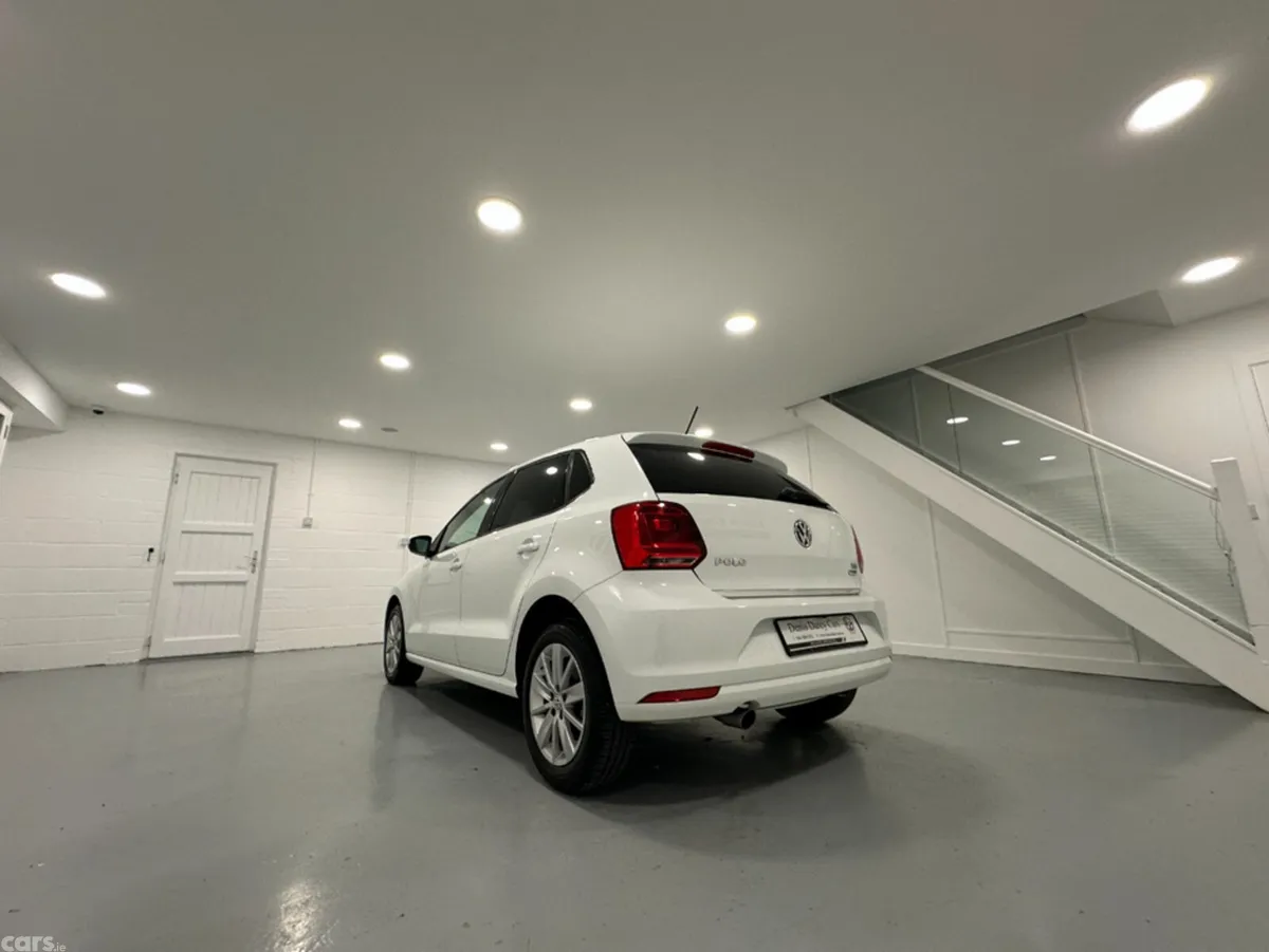 Volkswagen Polo Hatchback, Petrol, 2015, White