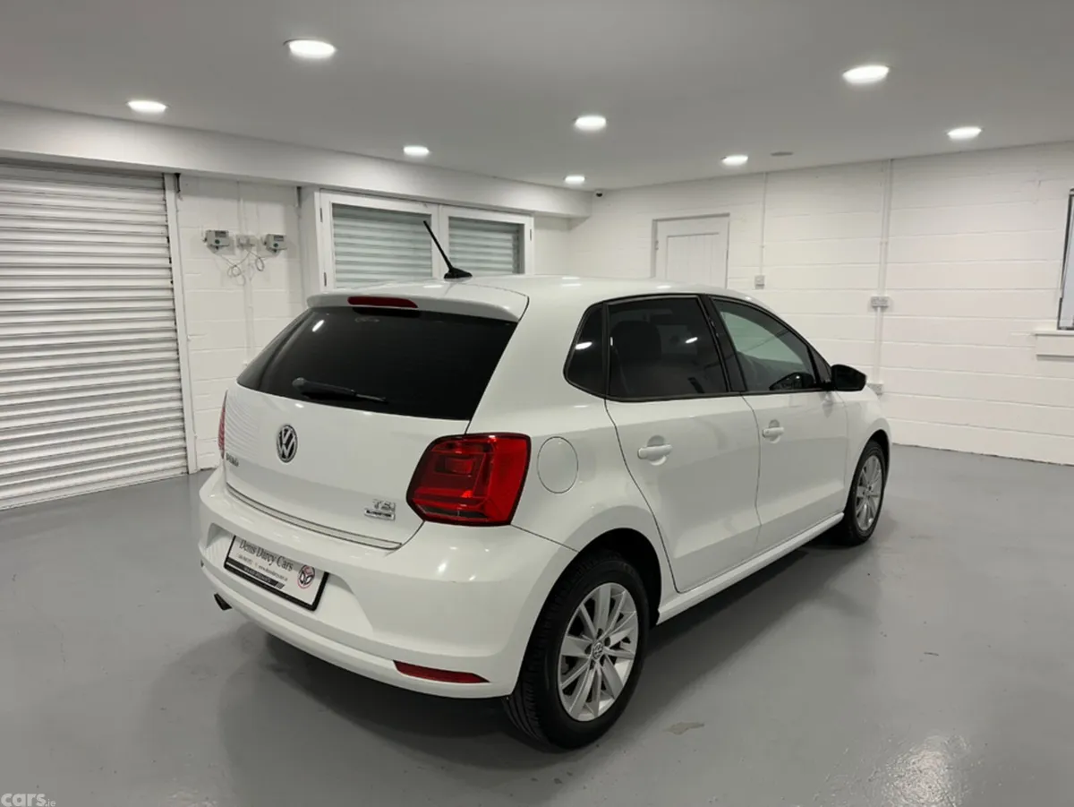 Volkswagen Polo Hatchback, Petrol, 2015, White