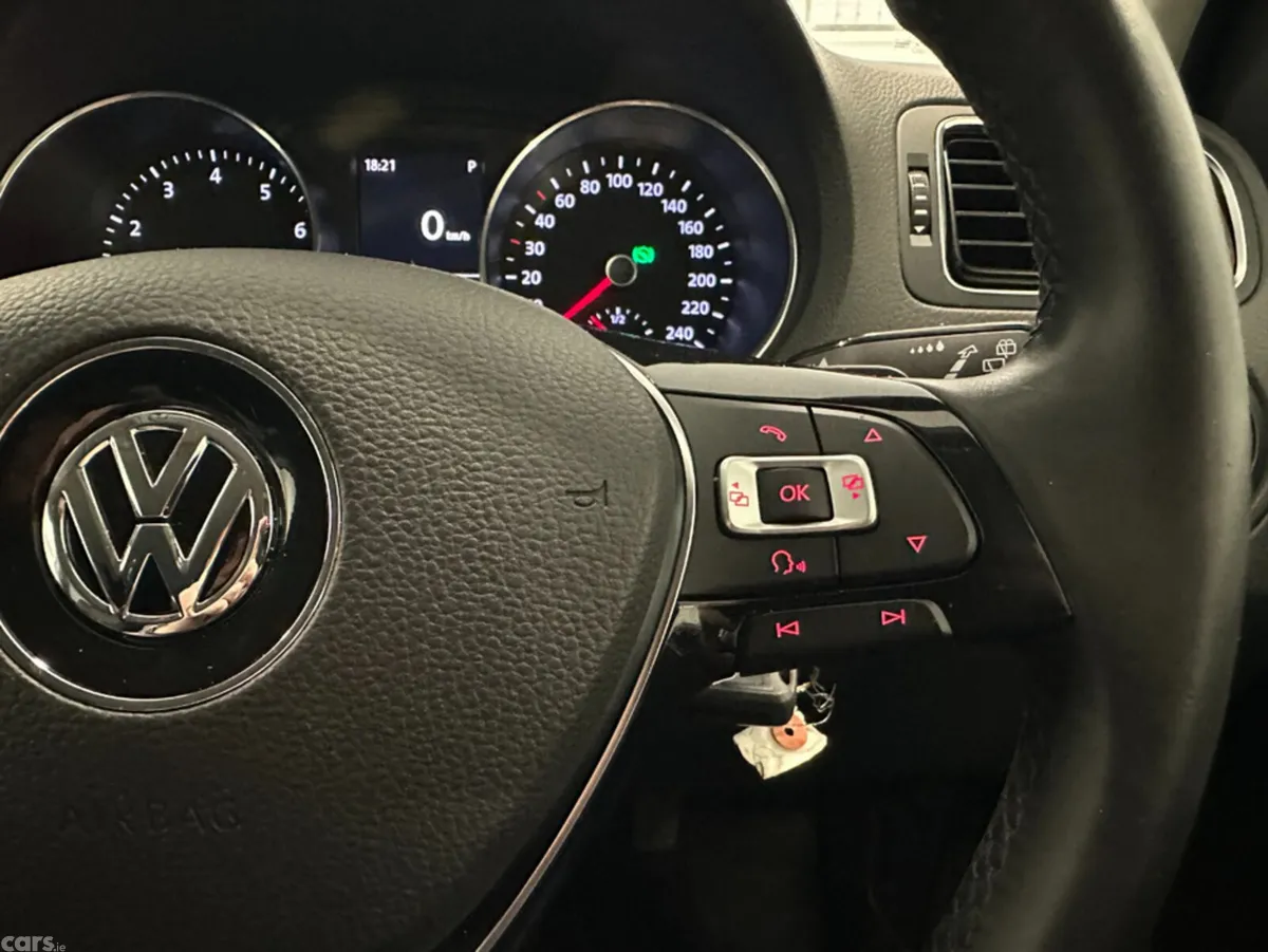 Volkswagen Polo Hatchback, Petrol, 2015, White