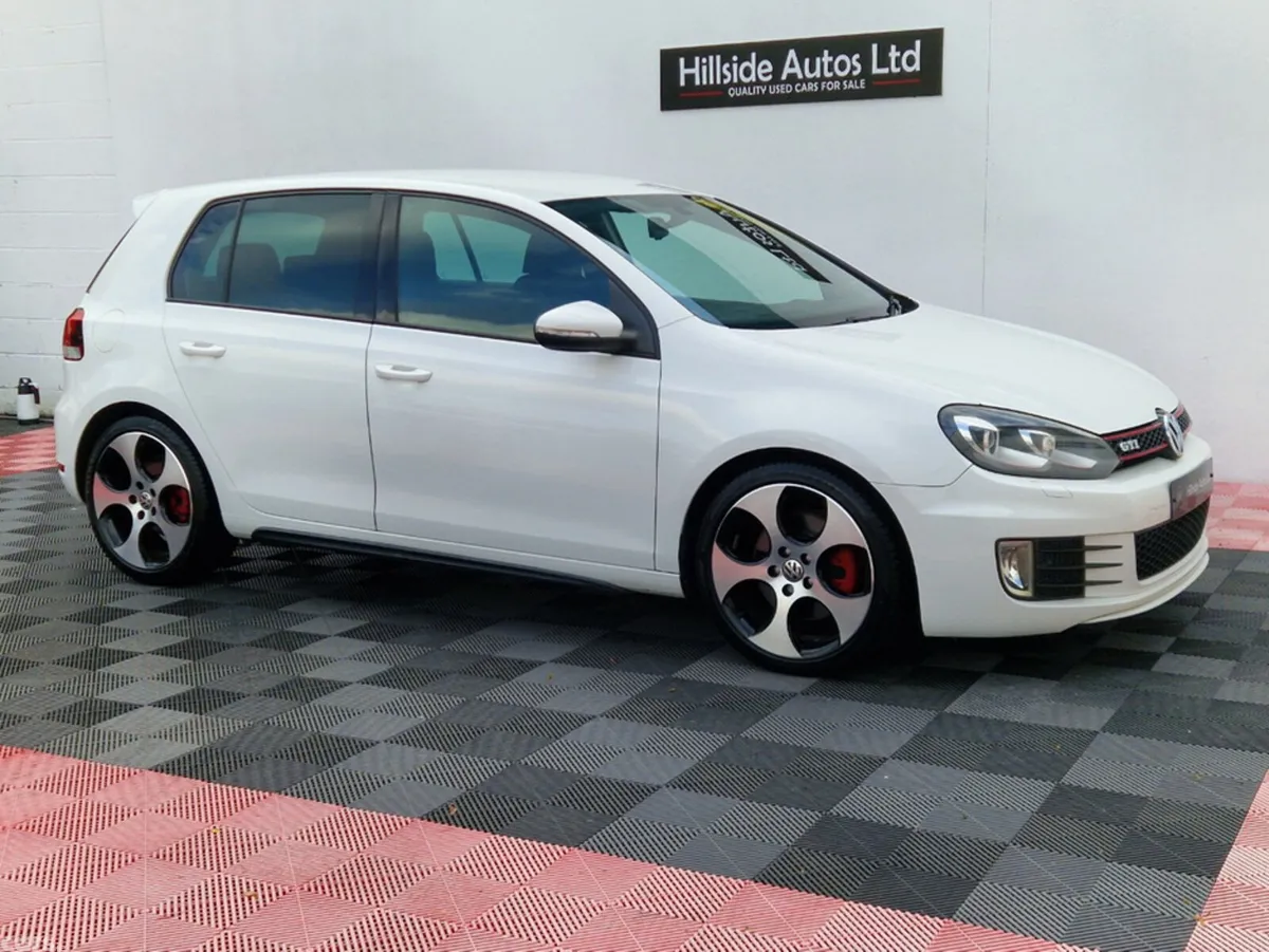 Volkswagen Golf Hatchback, Petrol, 2012, White