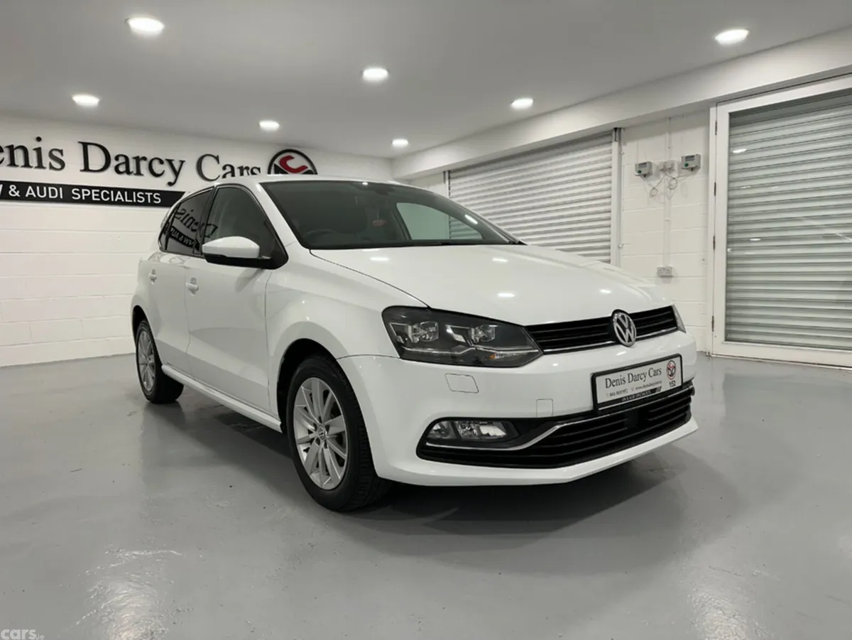 Volkswagen Polo Hatchback, Petrol, 2015, White