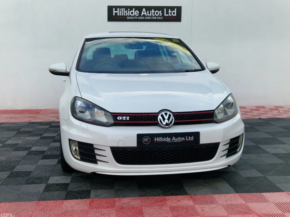 Volkswagen Golf Hatchback, Petrol, 2012, White