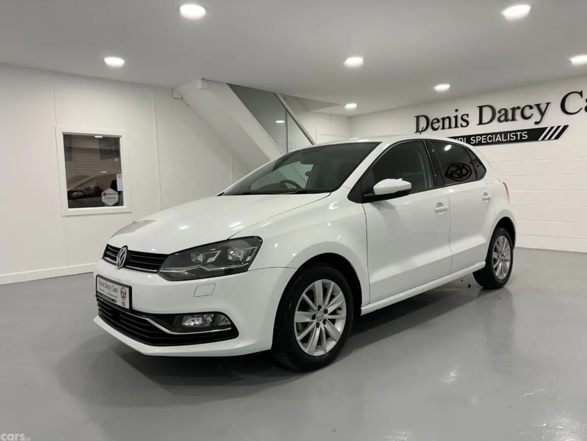 Volkswagen Polo Hatchback, Petrol, 2015, White