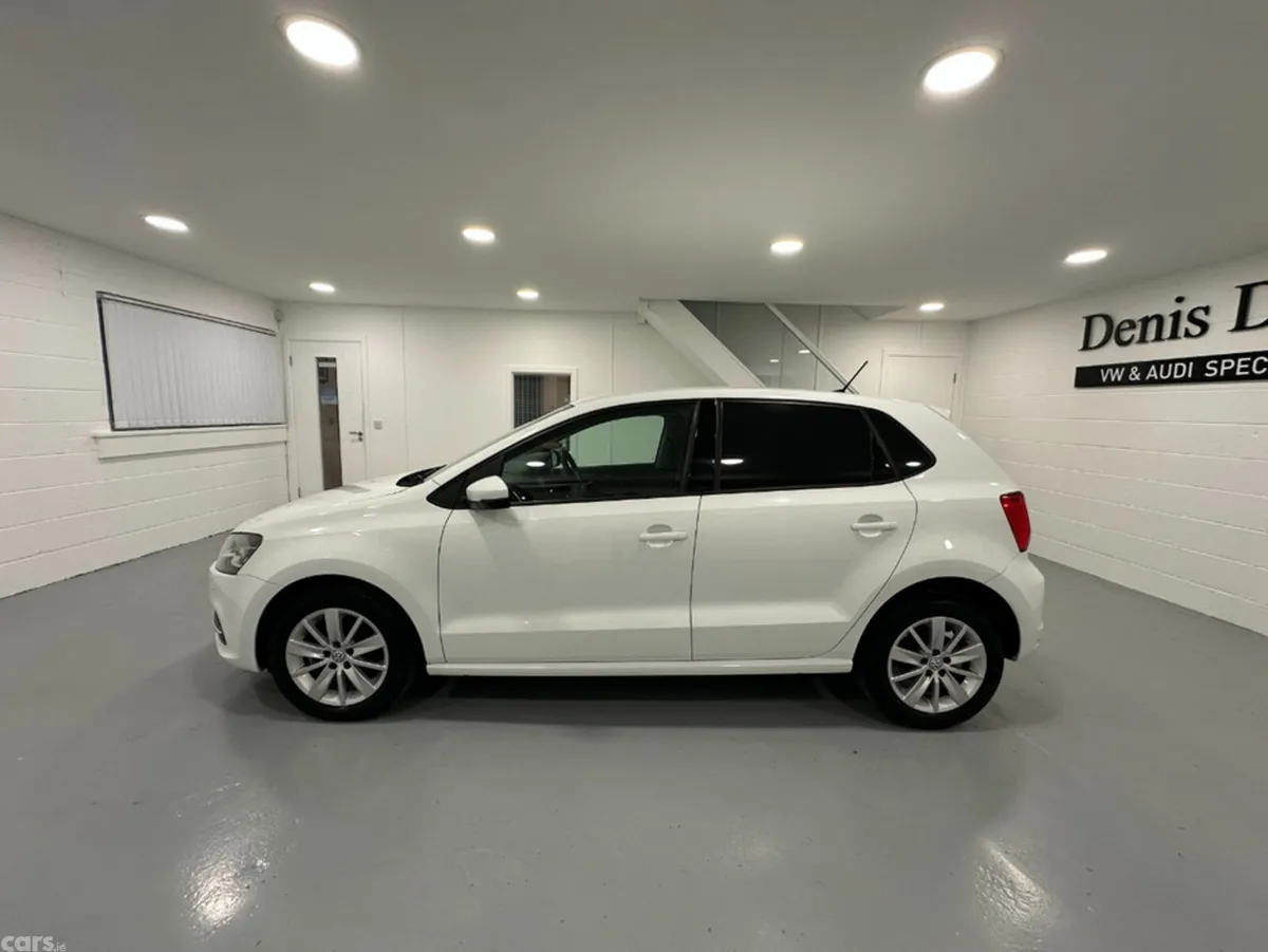 Volkswagen Polo Hatchback, Petrol, 2015, White