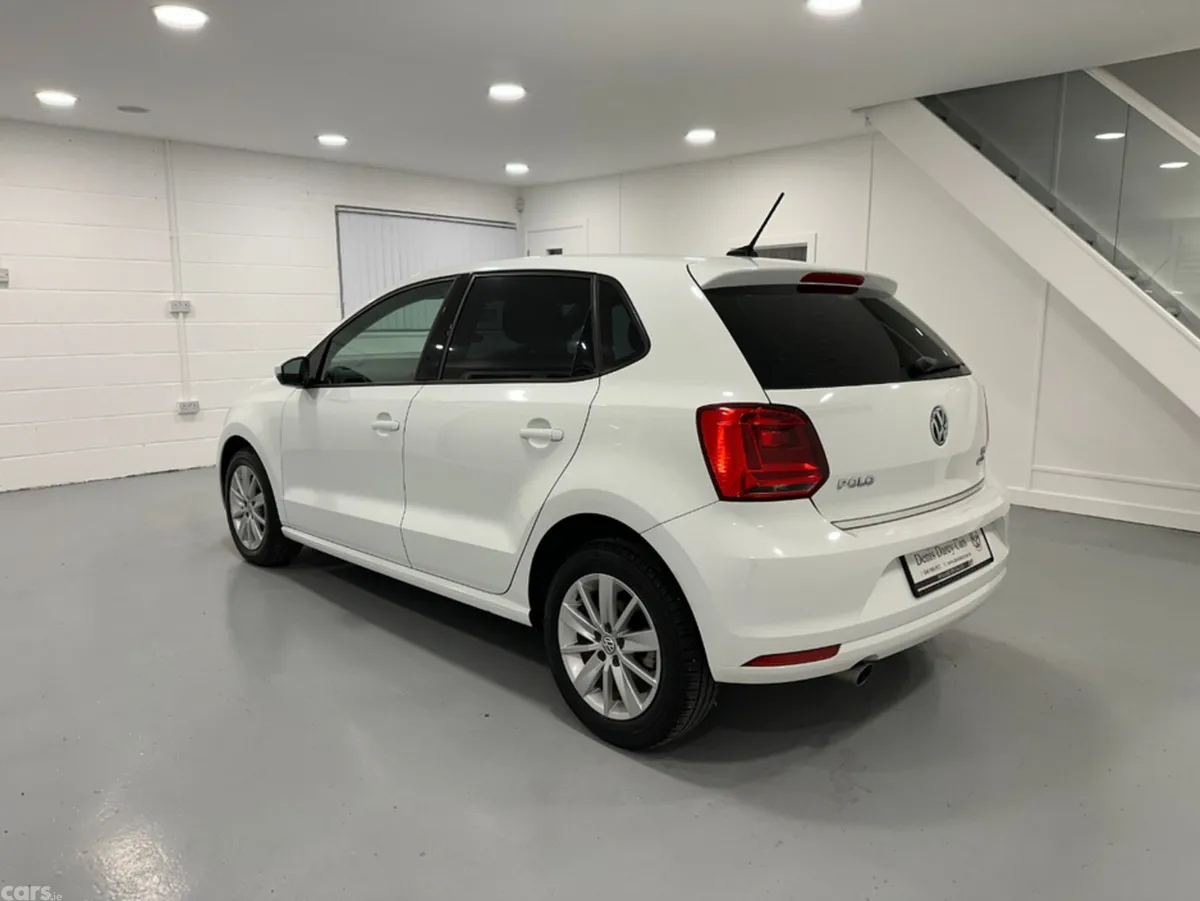 Volkswagen Polo Hatchback, Petrol, 2015, White